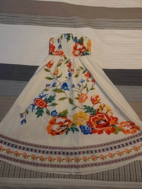 Dresses & Skirts - Strapless White Floral Sundress